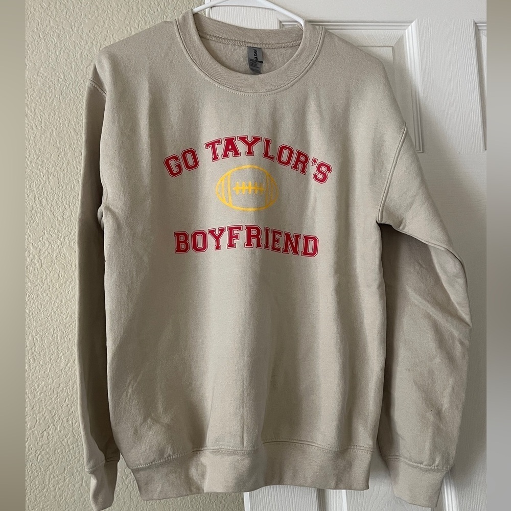Go Taylors Boyfriend crewneck sweatshirt